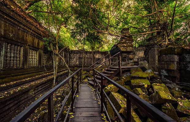  Banteay Srey temple + Beng Melea temple +  floating village  