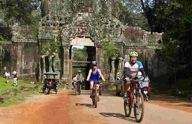 1-Day Tour to visiting the remote temple